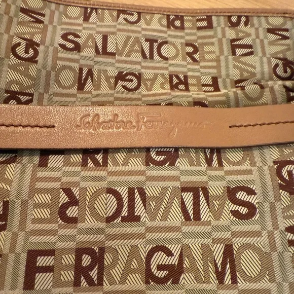 🤎EUC🤎 Salvatore Ferragamo Tan and Brown Logo Messenger Bag